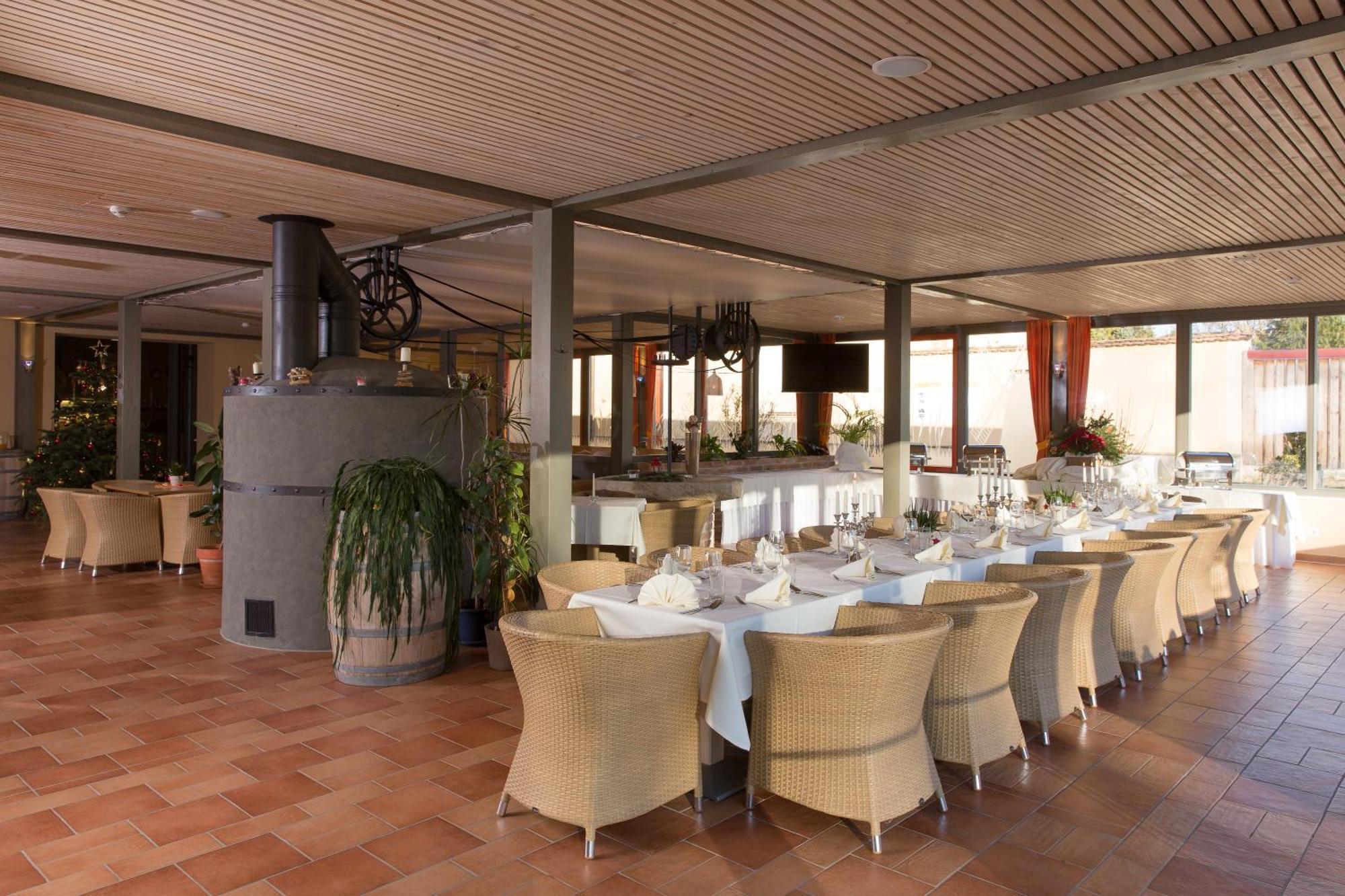 Jufa Hotel Weinviertel - Eselsmuehle Seefeld-Kadolz Extérieur photo
