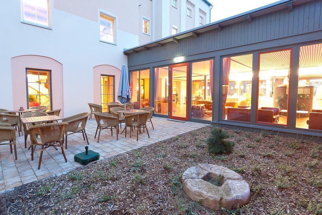 Jufa Hotel Weinviertel - Eselsmuehle Seefeld-Kadolz Extérieur photo