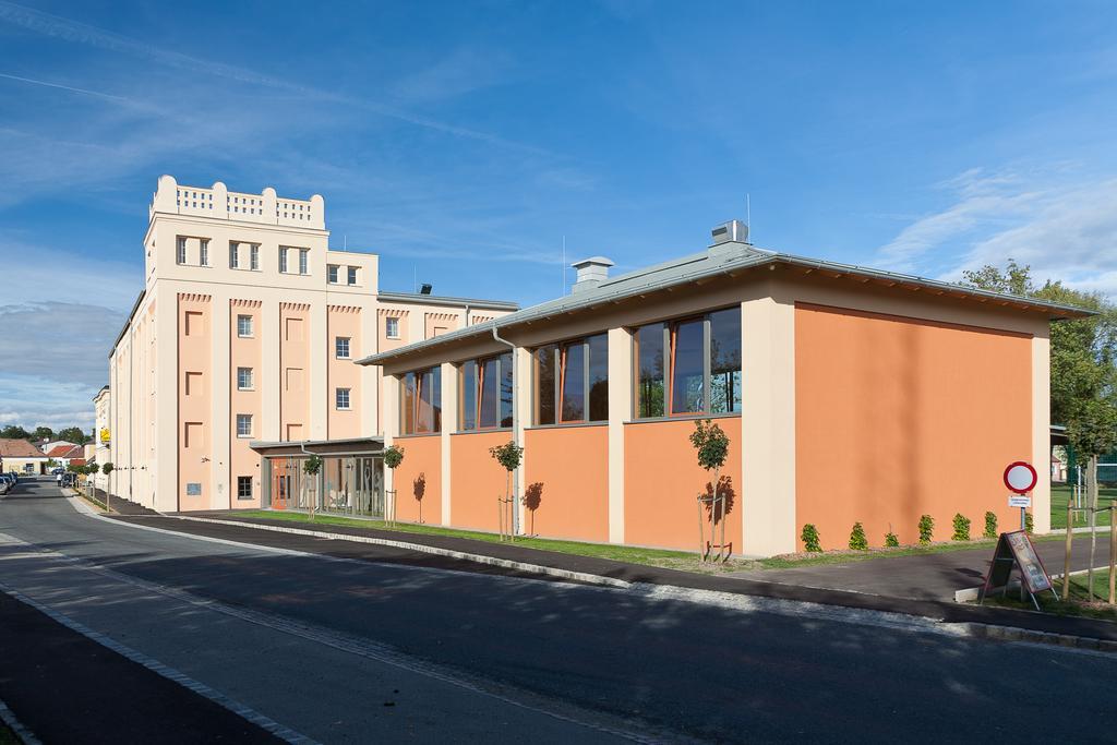Jufa Hotel Weinviertel - Eselsmuehle Seefeld-Kadolz Extérieur photo